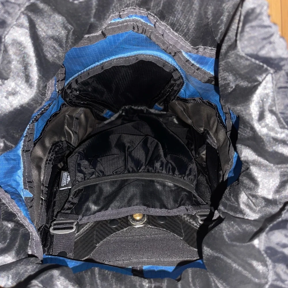 Gregory Deva 60 WXS Hiking Backpack Blue and Black